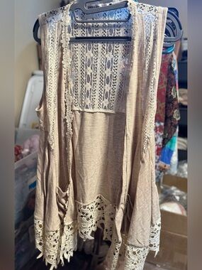Sleeveless Crochet Trim Open Front Vest - Cream